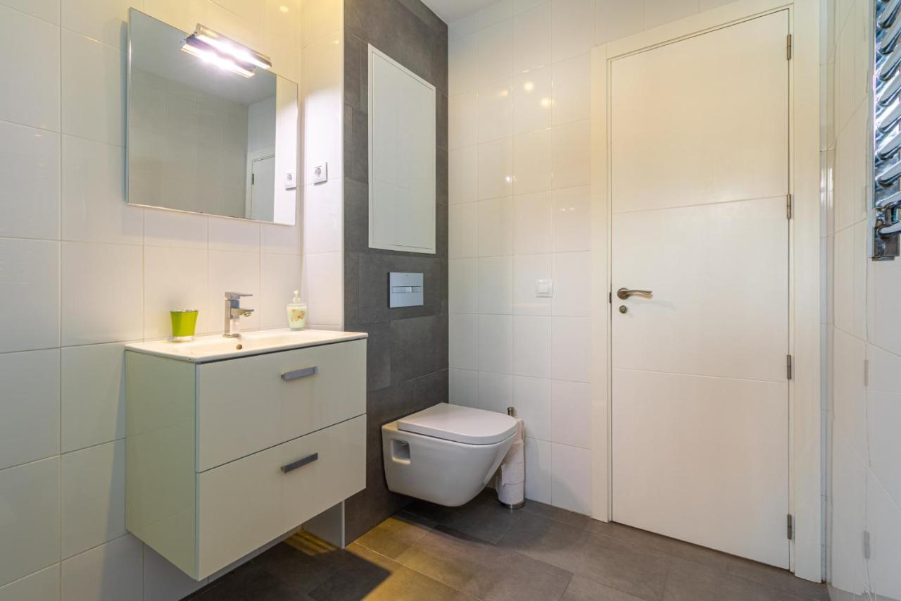 Flatguest Carpe Mogan - Beach - Balcony - Wifi Luaran gambar